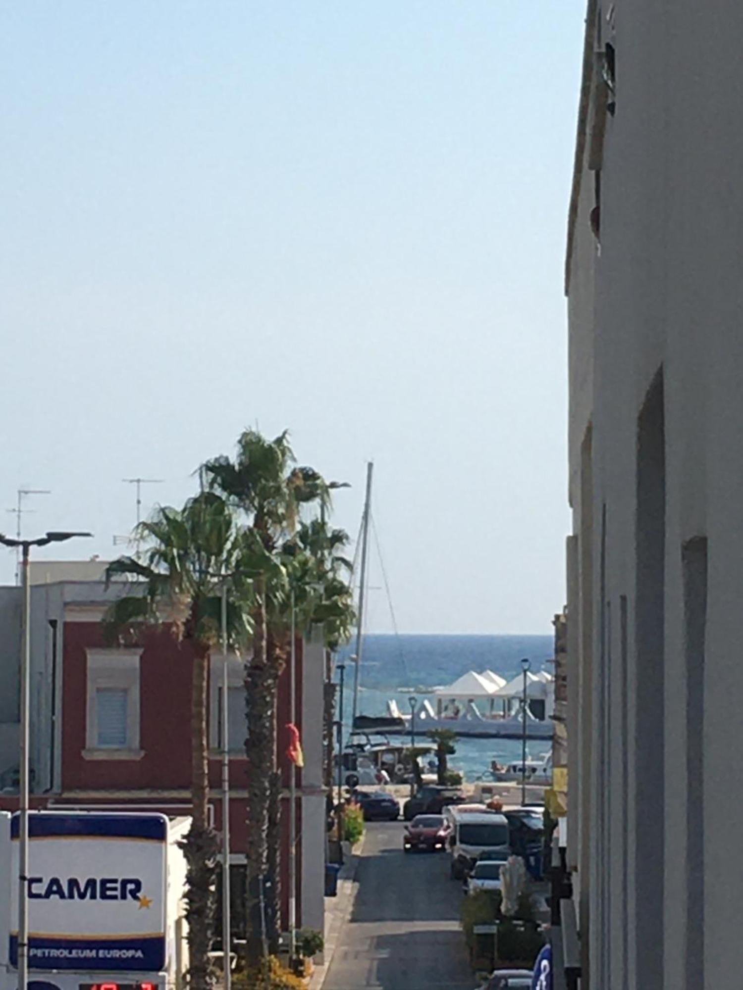 Delia Apartment Porto Cesareo Bagian luar foto