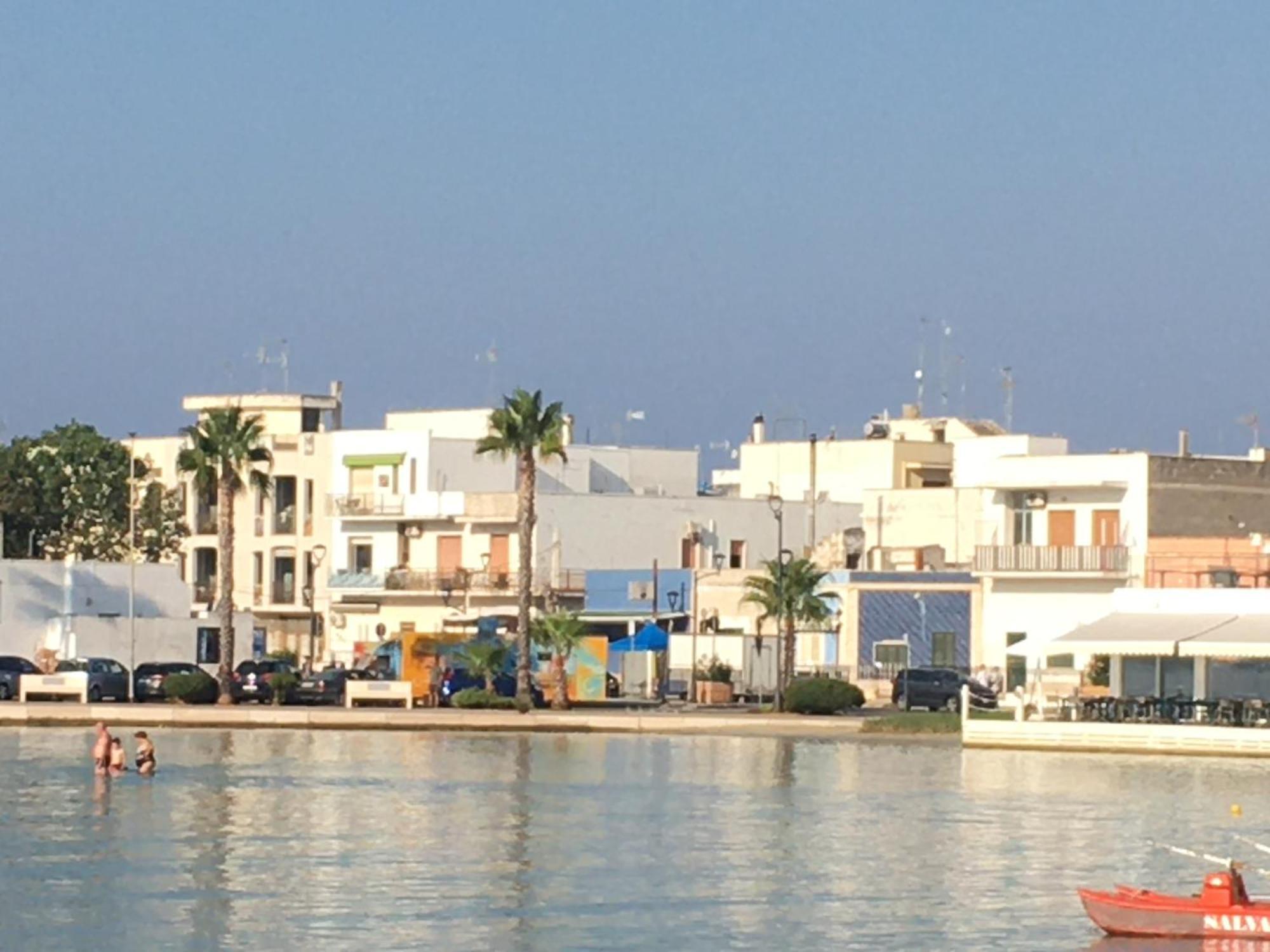 Delia Apartment Porto Cesareo Bagian luar foto