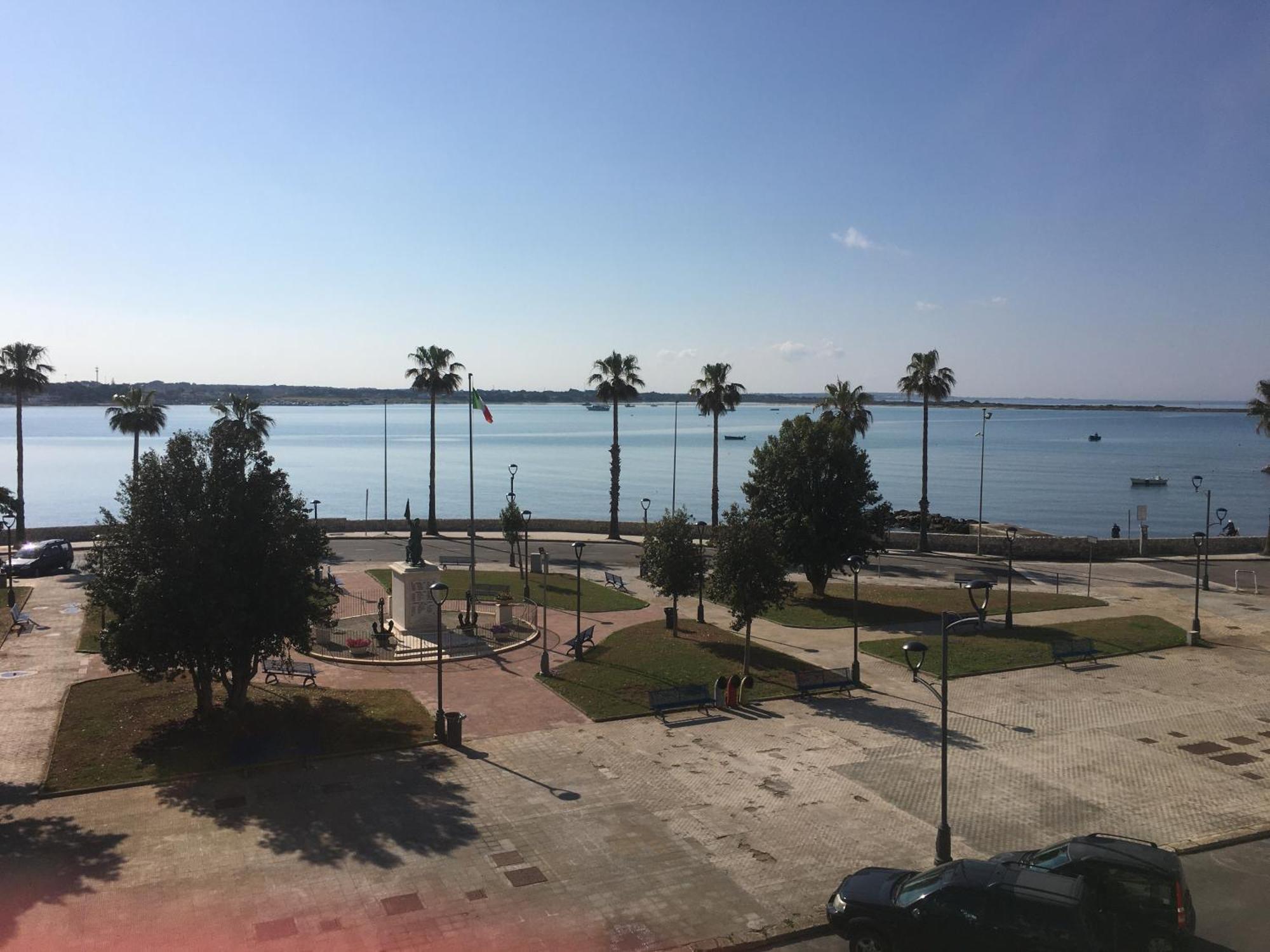 Delia Apartment Porto Cesareo Bagian luar foto