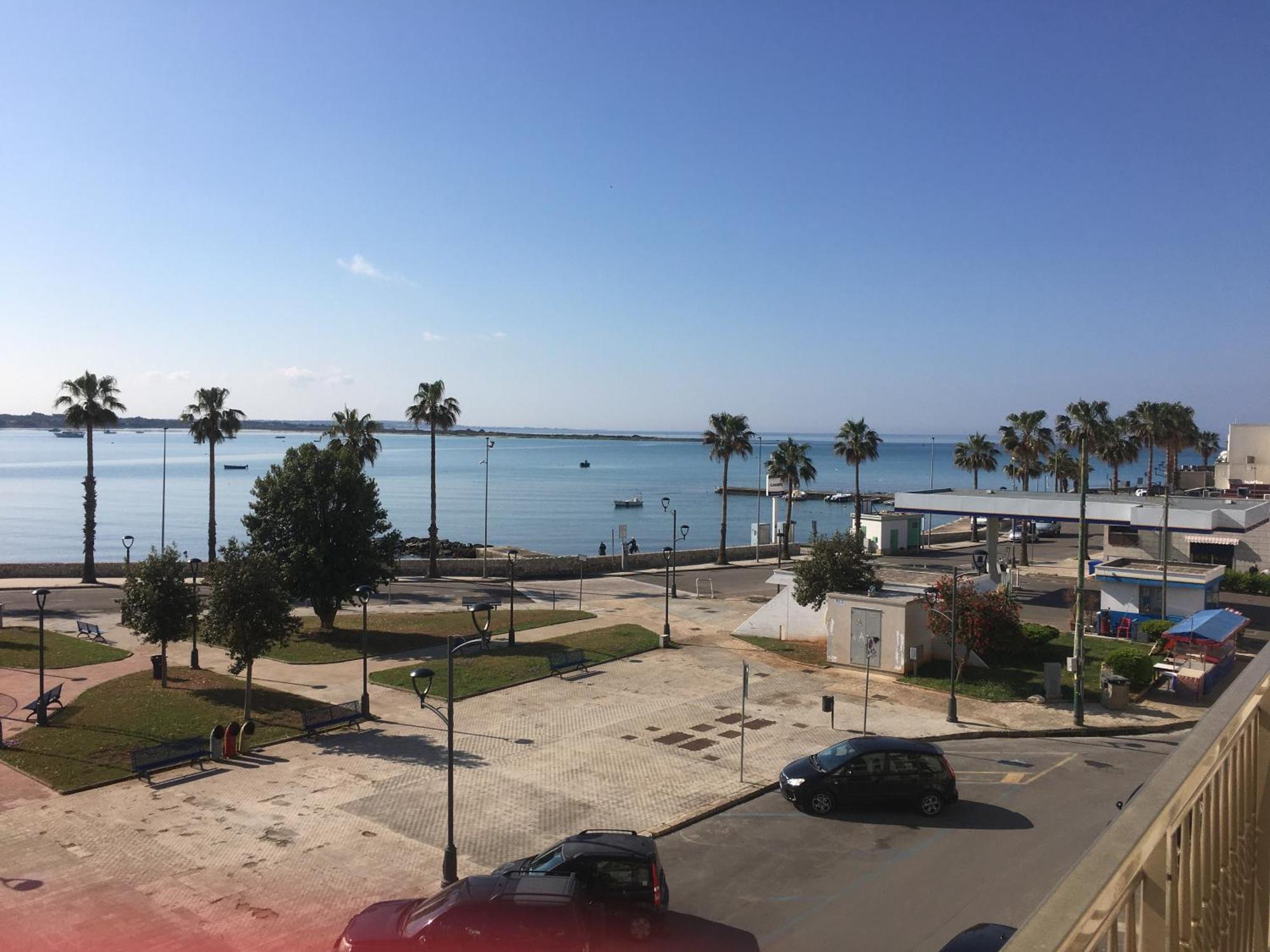 Delia Apartment Porto Cesareo Bagian luar foto